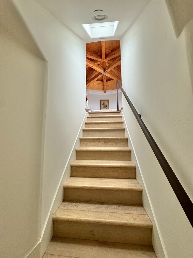 Building Photo - 3730 Roblar Ave