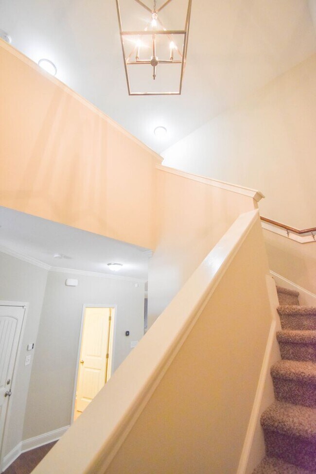 Building Photo - 3 Bedroom 2.5 Bathroom in Haymount - No Pets