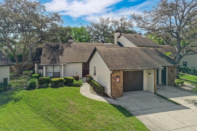 Building Photo - 123 Golf Club Dr
