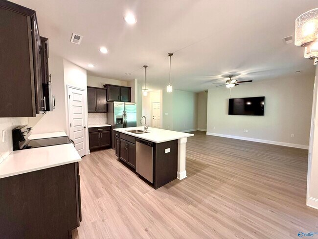 Building Photo - 4018 Rockland Cir SE