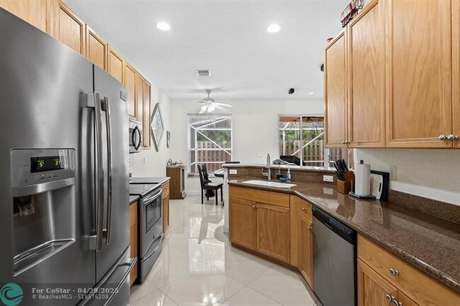 Building Photo - 9728 Vineyard Ct