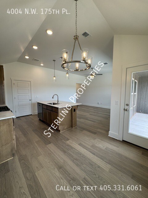 Building Photo - 4004 NW 175th Pl