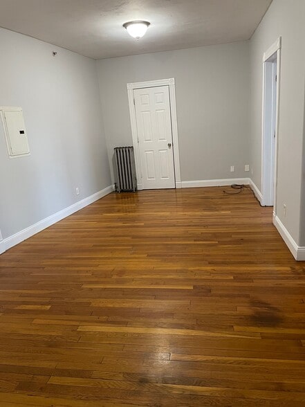 Building Photo - 21 Shepard St