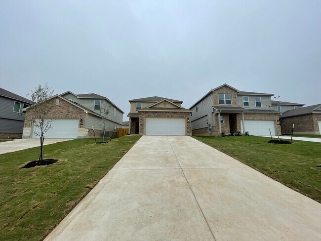 Building Photo - PRELEASING NOW!! Three Bedroom | Two Bathroom Home in Scott's Hollow