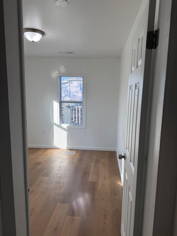 Building Photo - 1665 Elaine Rd