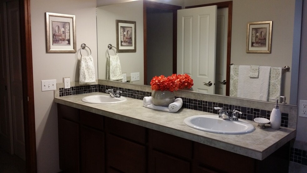 Building Photo - Modern Comfort and Space in a Peaceful Bothell Home (reduced Rent until May 1st)