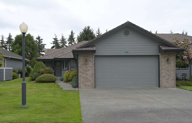 Primary Photo - 2 bed + office, 2 bath, 2 car garage condo...