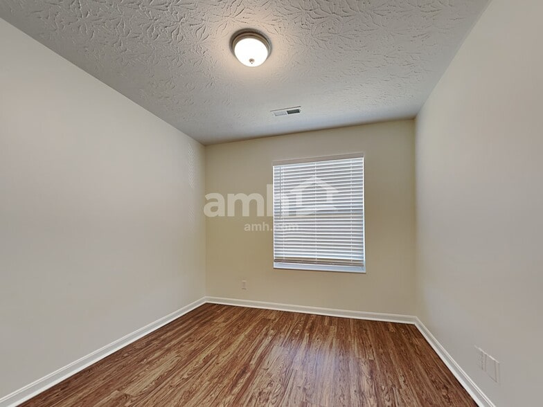 Building Photo - 1162 Edgewater Way