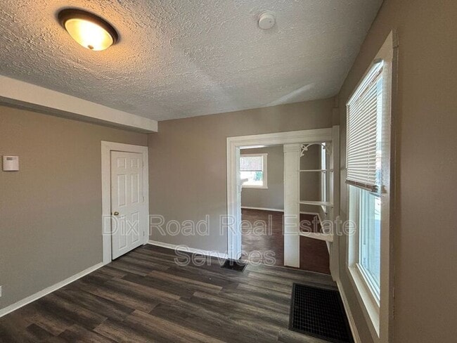Building Photo - 539 Ross Ave