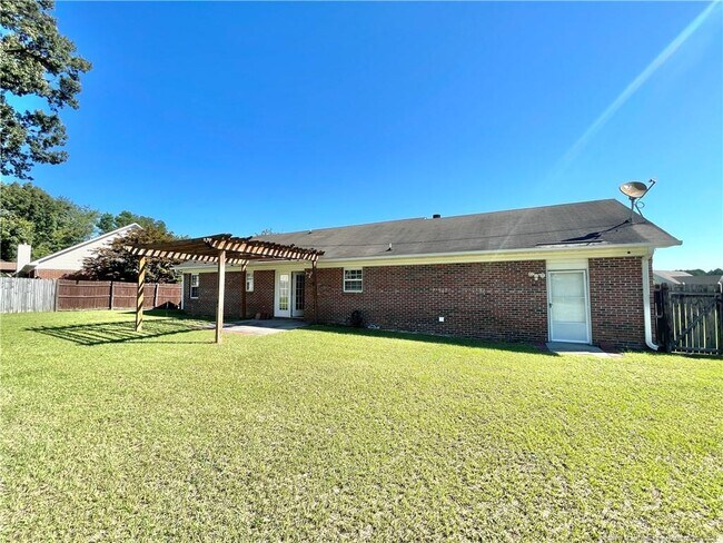 Building Photo - 115 Purple Martin Pl