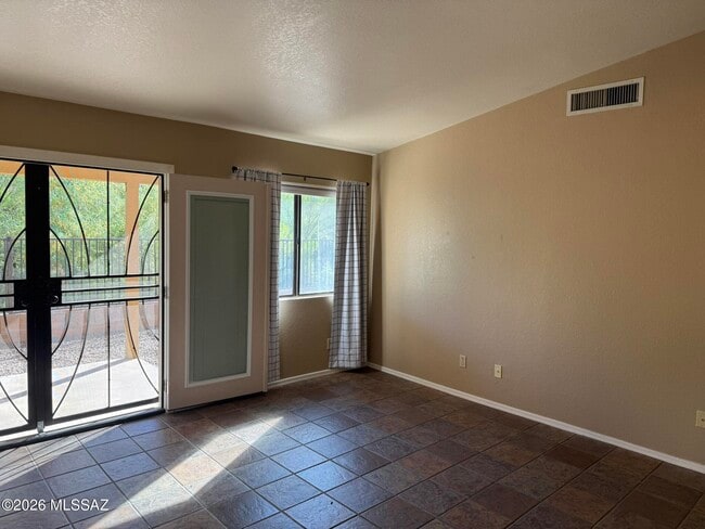 Building Photo - 3002 W Country Ranch Dr