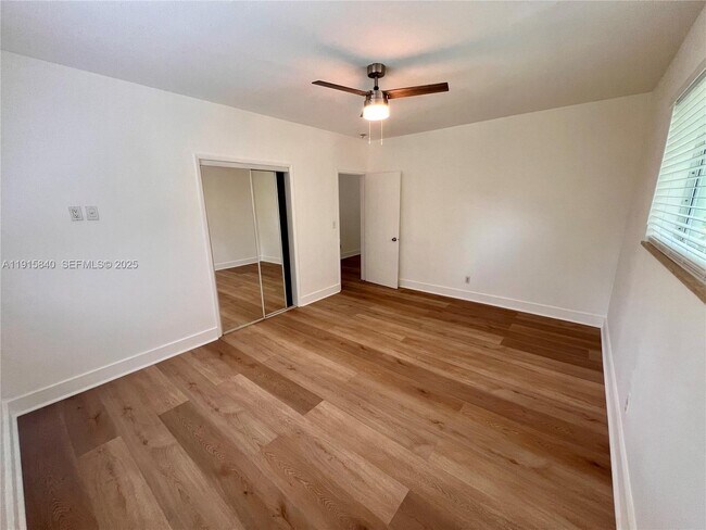 Building Photo - 1198 Marseille Dr