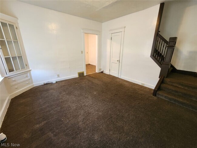 Building Photo - 2859 Avondale Ave