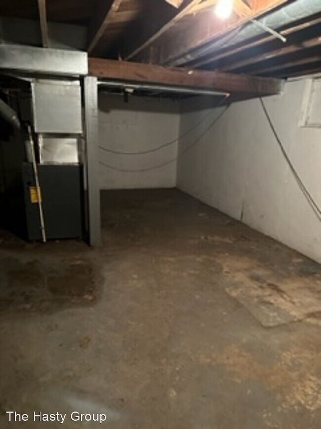 Building Photo - 4 br, 1 bath House - 5438 Norton Ave