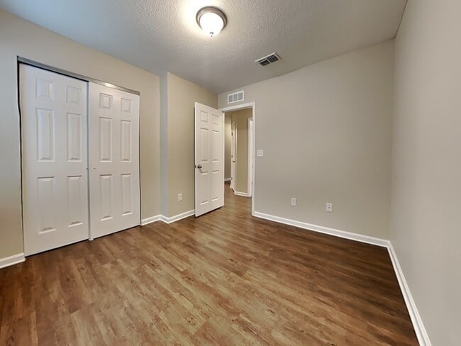 Building Photo - 7033 Camfield Landing Dr