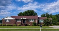 Building Photo - 4 Bedroom, 2 Bath