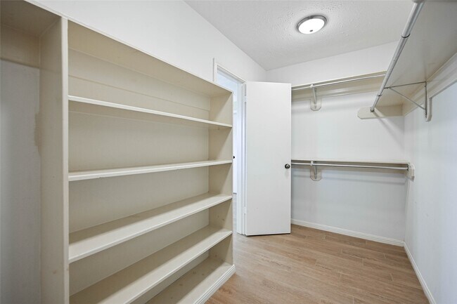 Building Photo - 2507 Foxden Dr