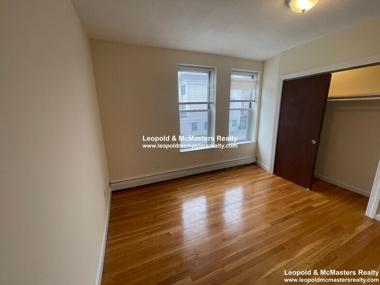 Building Photo - 144 North Beacon St
