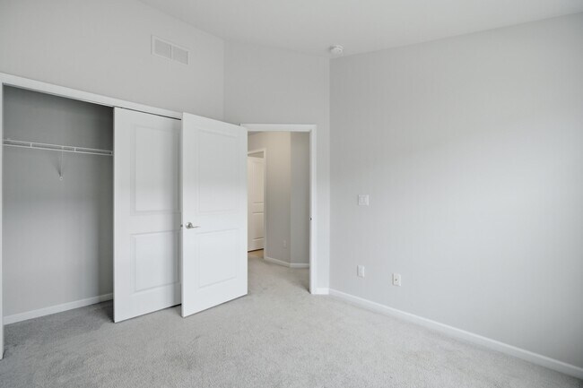 Building Photo - 2780 Ashcombe Dr.