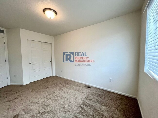 Building Photo - 3861 N Himalaya Rd