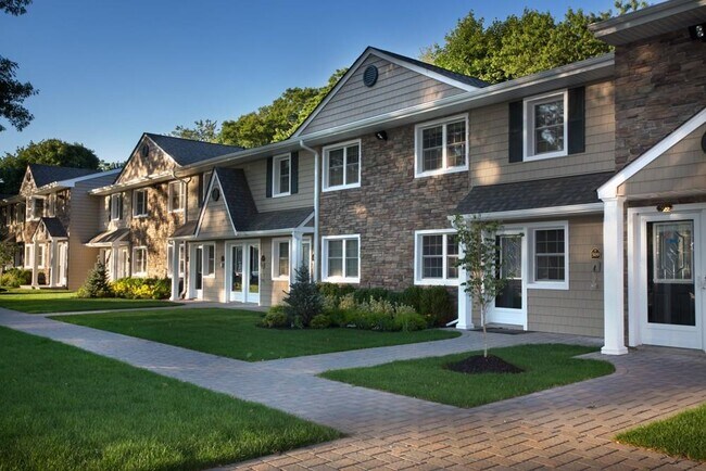 Primary Photo - 405 Tudor Ln