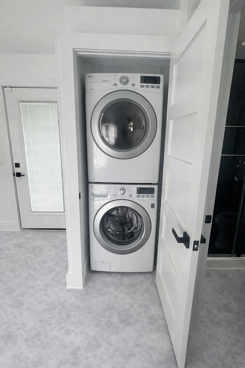 In-Unit Washer Dryer - 1409 Westmoor Dr