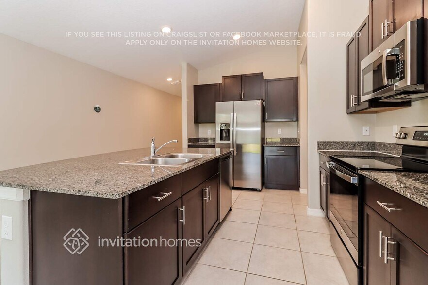 Building Photo - 2253 Jungle Dr