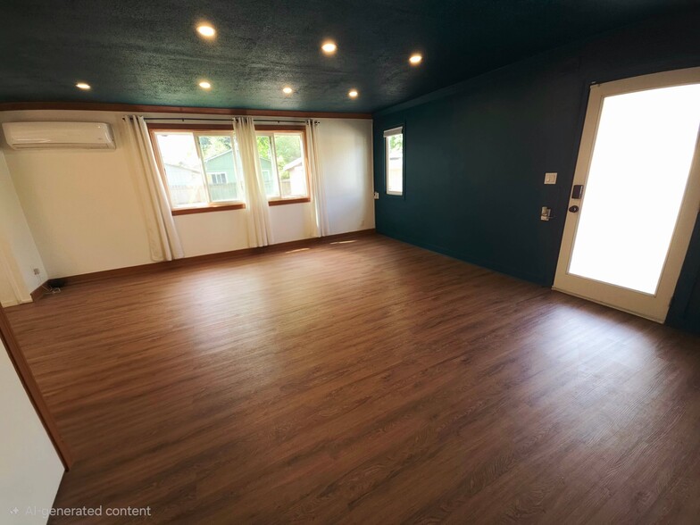 Building Photo - 8122 NE Wygant St