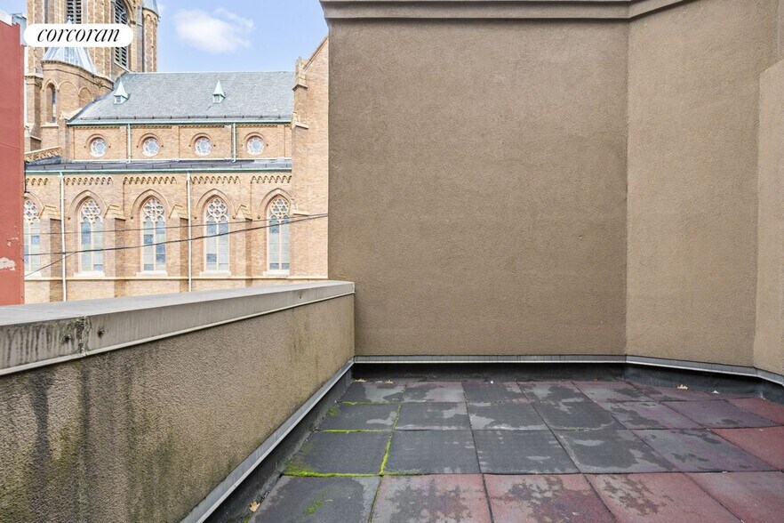 Building Photo - 721 Flushing Ave