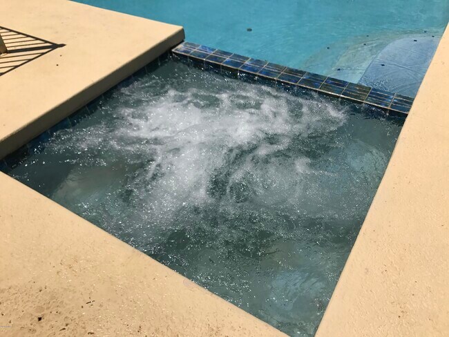 Building Photo - 12018 N Hayden Rd