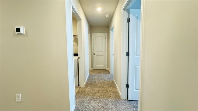 Building Photo - 694 Gabby Pt