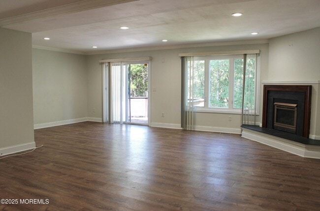 Building Photo - 153 Impatiens Ct