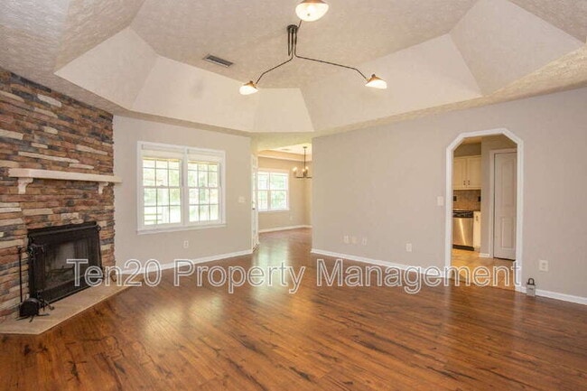 Building Photo - 1018 Sugar Mill Dr