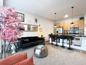 Building Photo - Luxury Condo Living in the Heart of Excelsior & Grand - Underground parking -Available NOW!