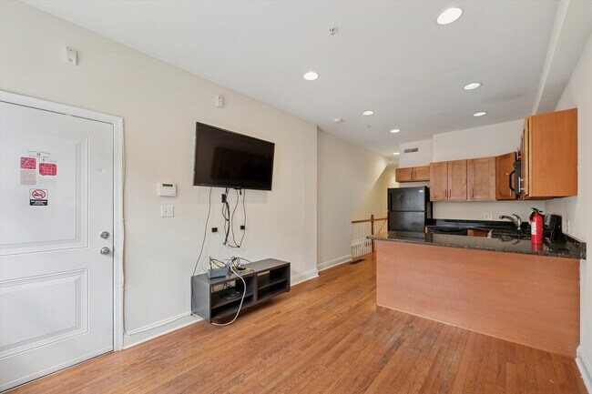 Primary Photo - 1929 N 18th St