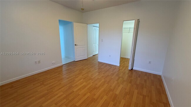 Building Photo - 200 Riverwalk Cir