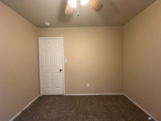 Building Photo - 11387 E 26th St