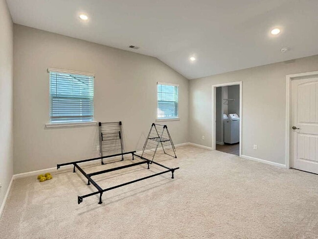 Building Photo - 44 Jazz Dr