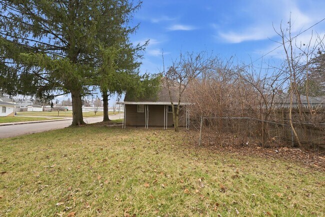 Building Photo - Freshly Updated 3BR Home with Garage & Carport