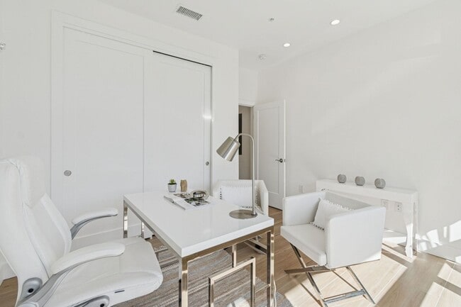 Building Photo - 1343 4th St