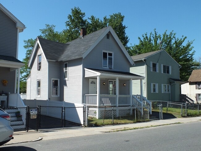 Building Photo - 241 Tyler St