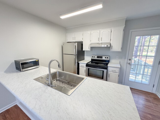 Building Photo - 249 Highpoint Rd