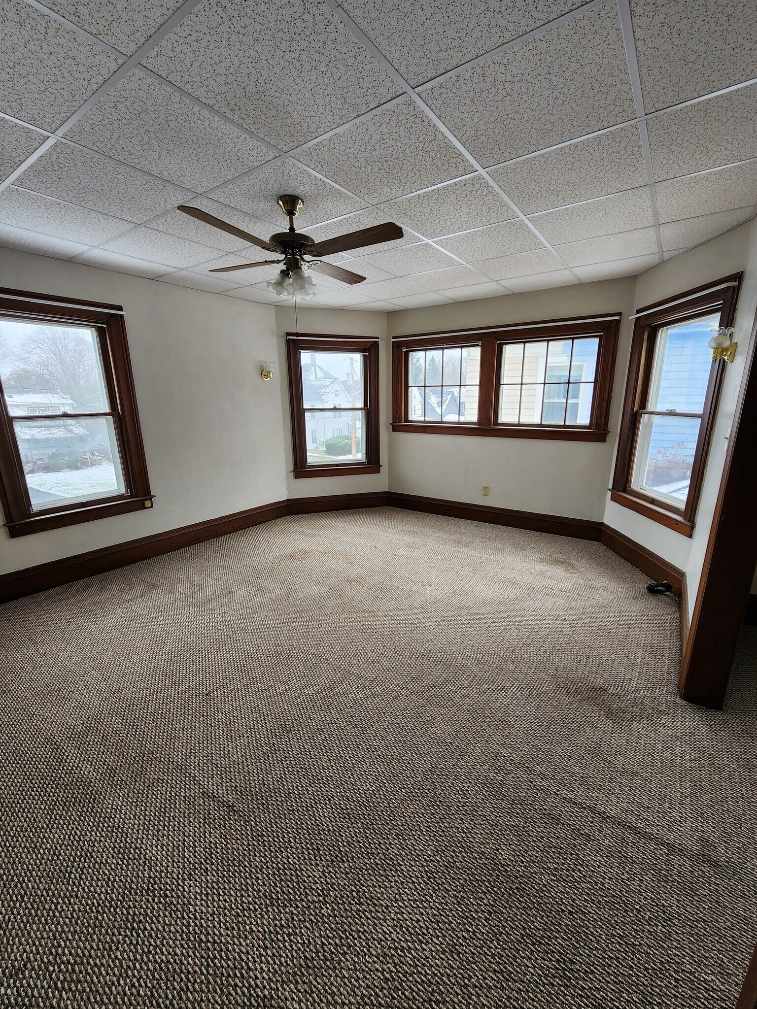 Building Photo - 161 Thayer St