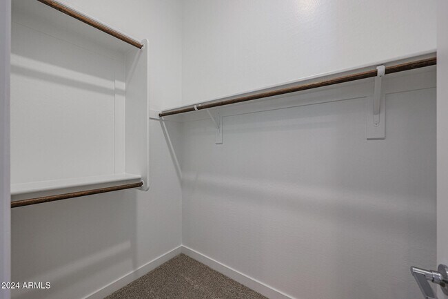 Building Photo - 7606 W Jackrabbit Ln