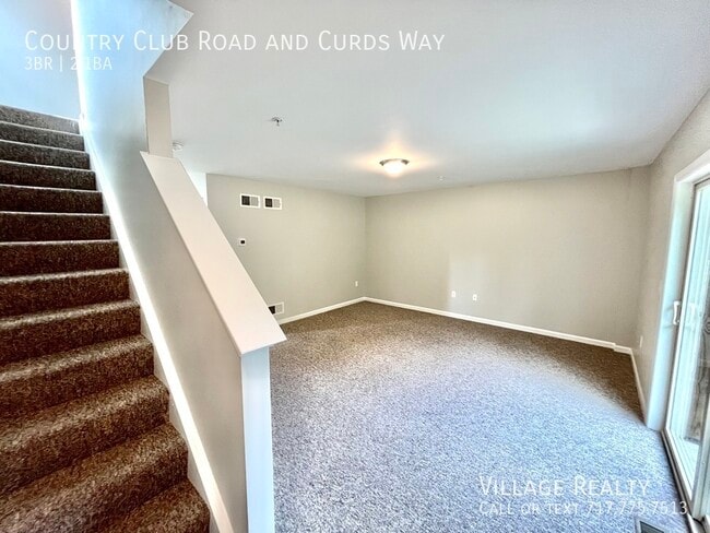 Building Photo - 703 Country Club Rd