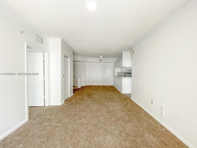 Building Photo - 17150 N Bay Rd