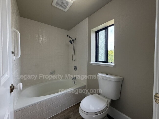 Building Photo - 3209 Serra Way