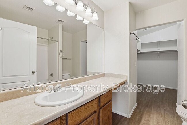 Building Photo - 435 W Corriente Ct