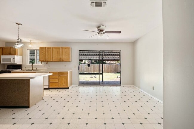 Building Photo - Quaint 3 Bedroom, 2 Bath Home in Cedar Park