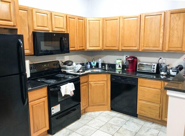 Building Photo - 1048 Commonwealth Ave